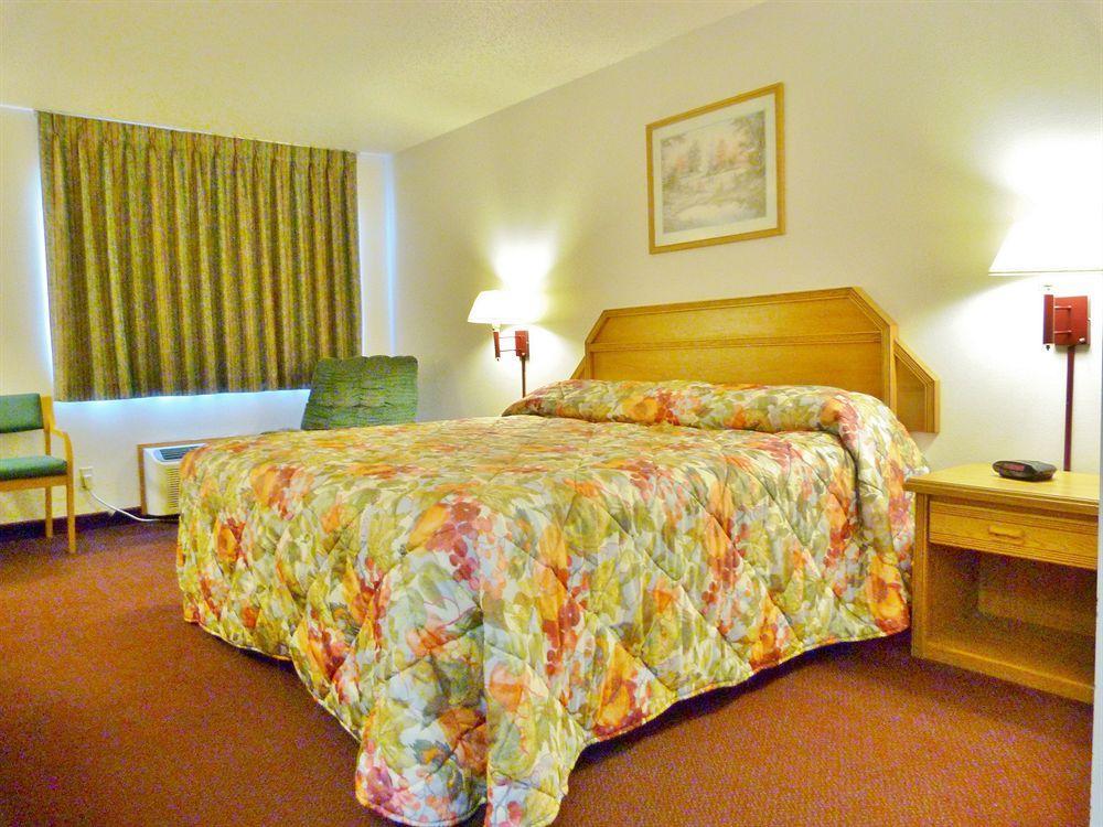 Budget Inn & Suites Nevada Bagian luar foto