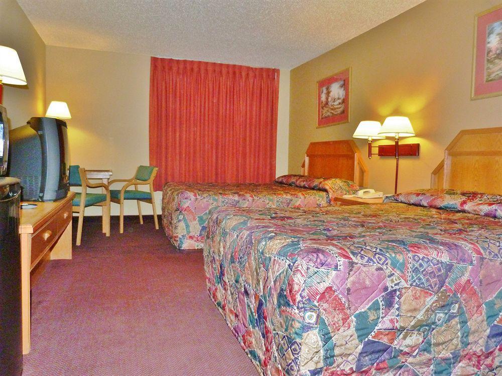 Budget Inn & Suites Nevada Bagian luar foto