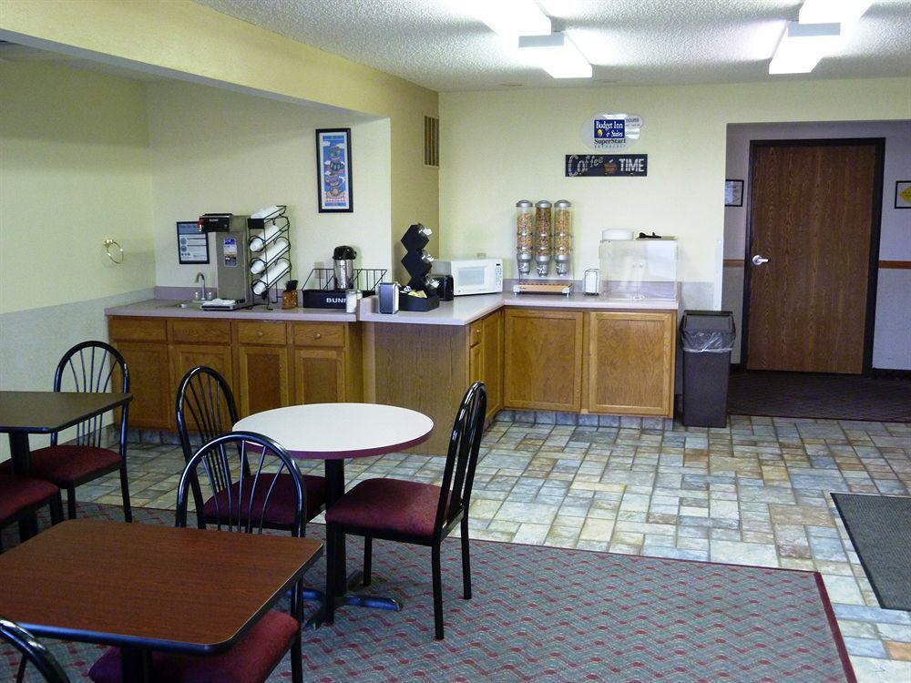 Budget Inn & Suites Nevada Bagian luar foto