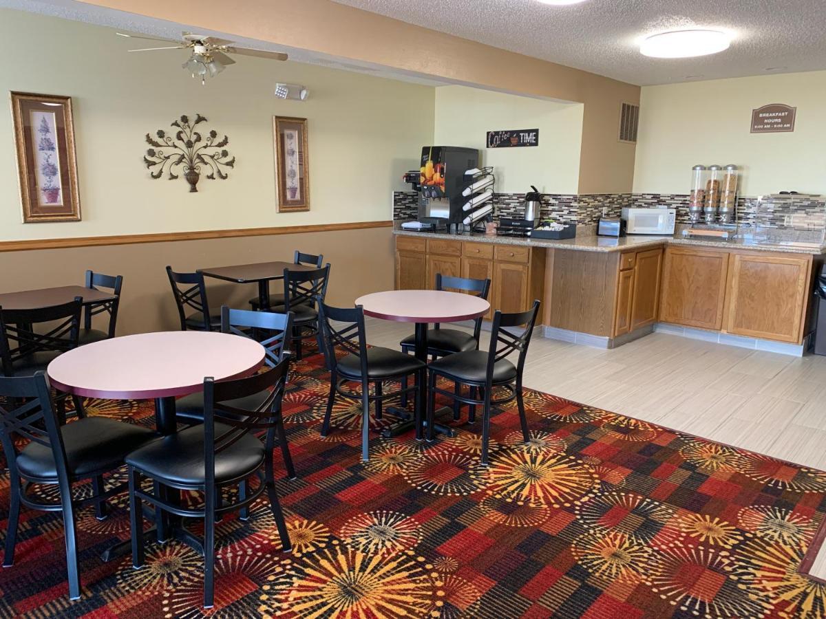 Budget Inn & Suites Nevada Bagian luar foto