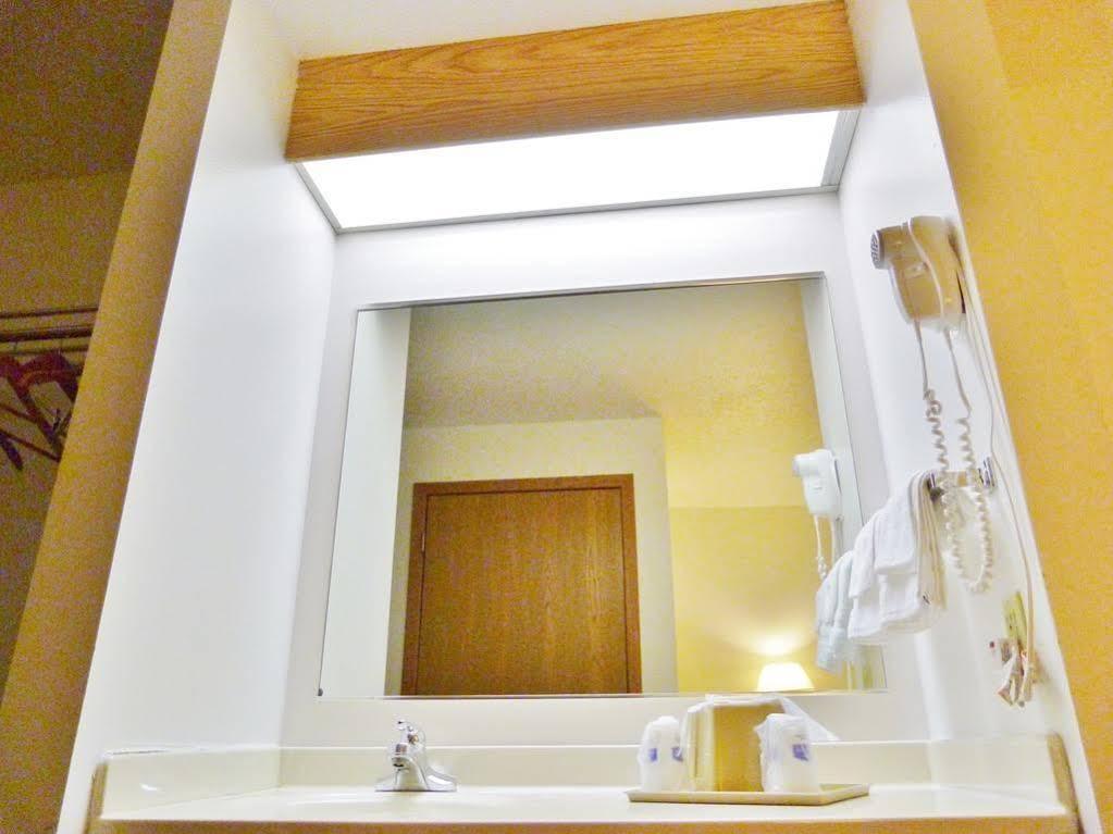 Budget Inn & Suites Nevada Bagian luar foto